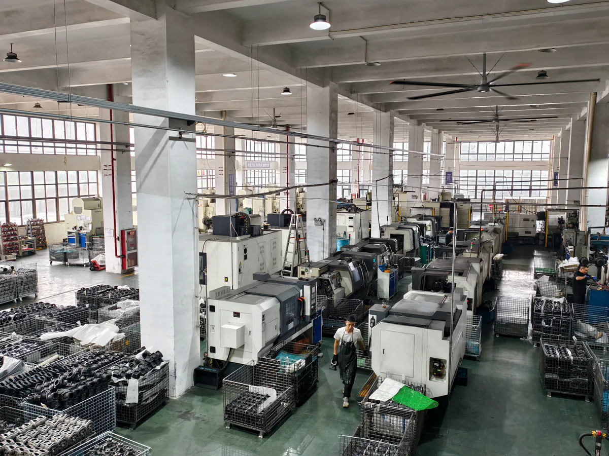 BUENAIR compressor workshop with machining equipment
