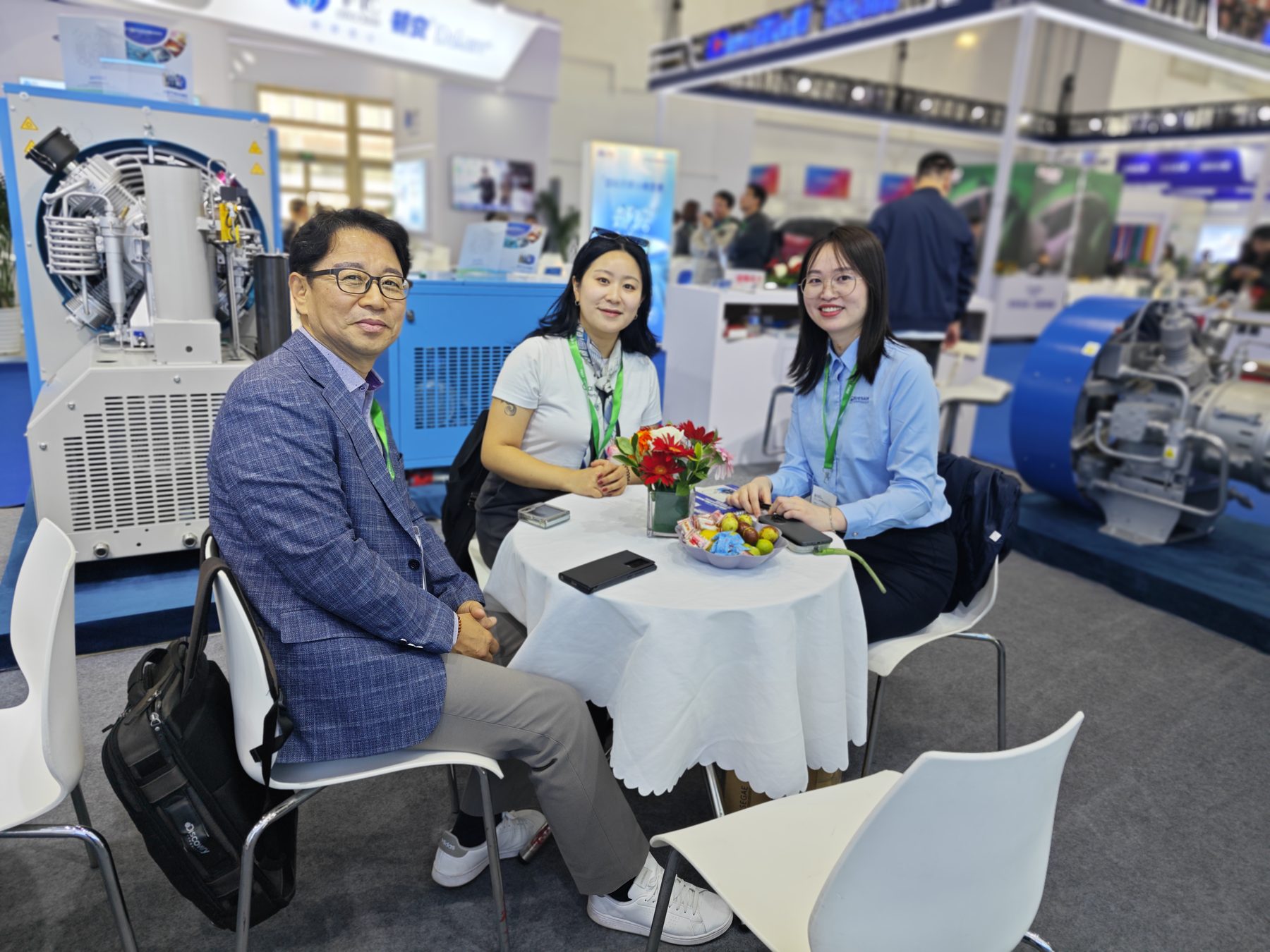 BUENAIR exhibition and compressor display