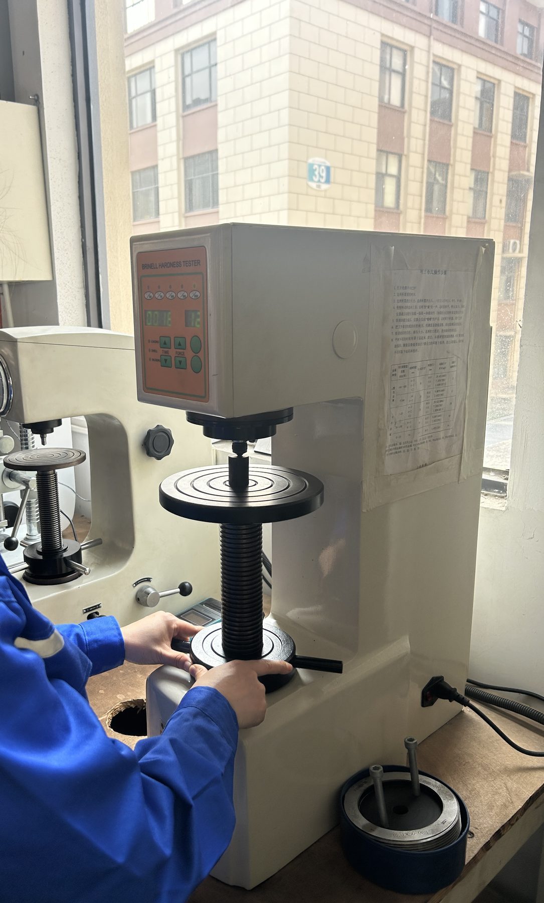BUENAIR Brinell hardness testing machine for compressor component inspection